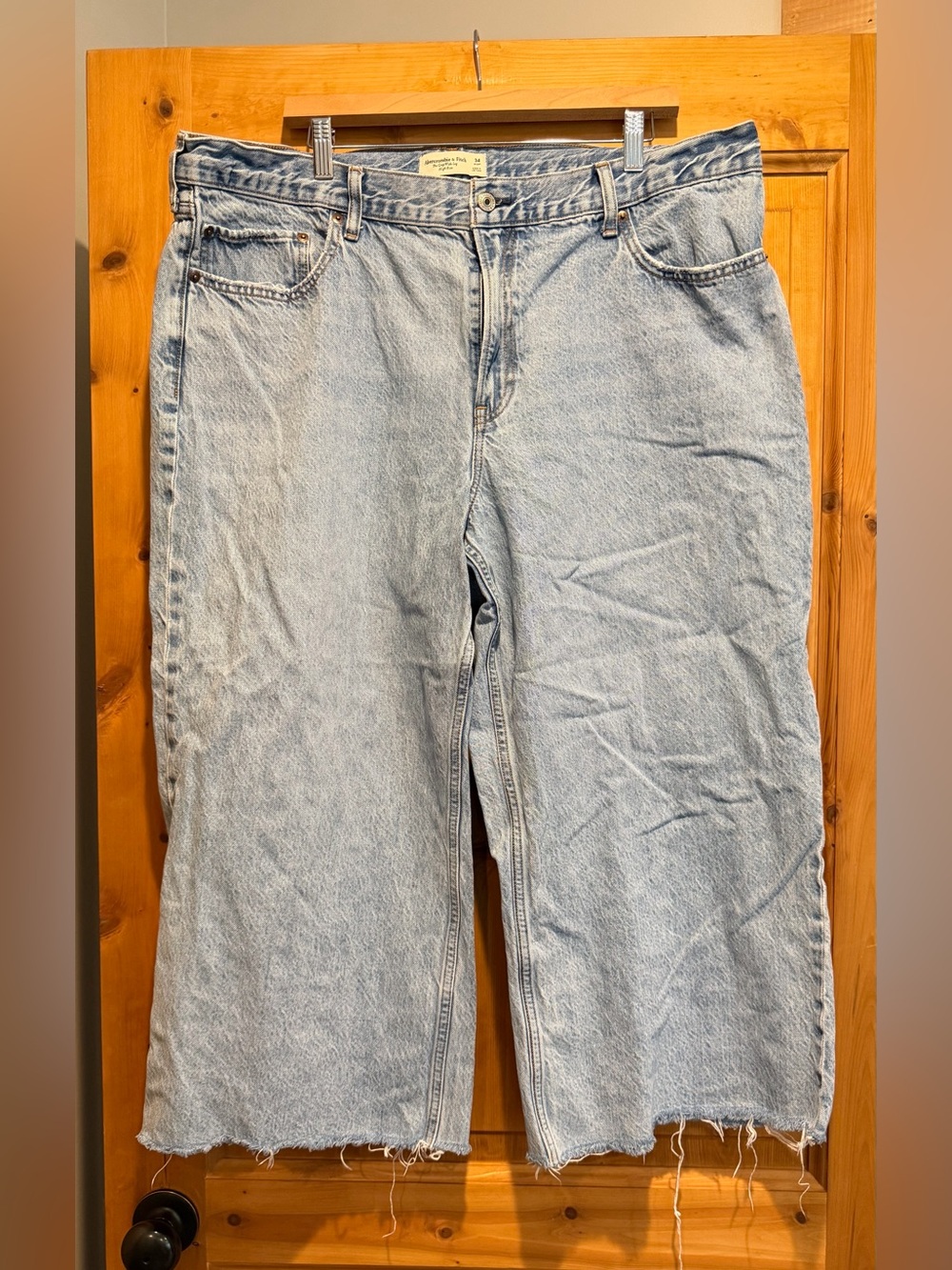 Abercrombie & Fitch Light Blue High-Rise Crop Wide Leg Jeans